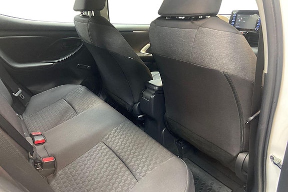 Toyota Yaris 9 of 21