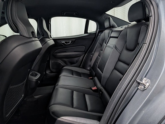 Volvo S60 13 of 14
