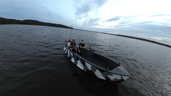 Fiskebåt kastdäck 35hk+elmotor styrpulpet släp ingår 3 of 10