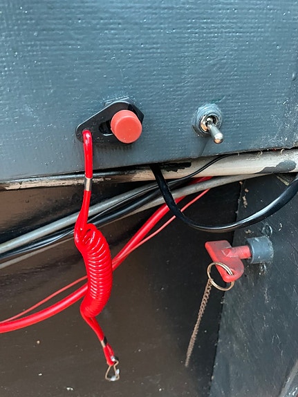 Fiskebåt kastdäck 35hk+elmotor styrpulpet släp ingår 10 of 10
