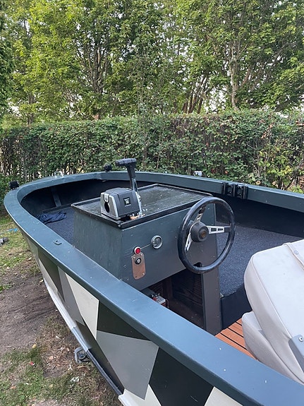 Fiskebåt kastdäck 35hk+elmotor styrpulpet släp ingår 9 of 10