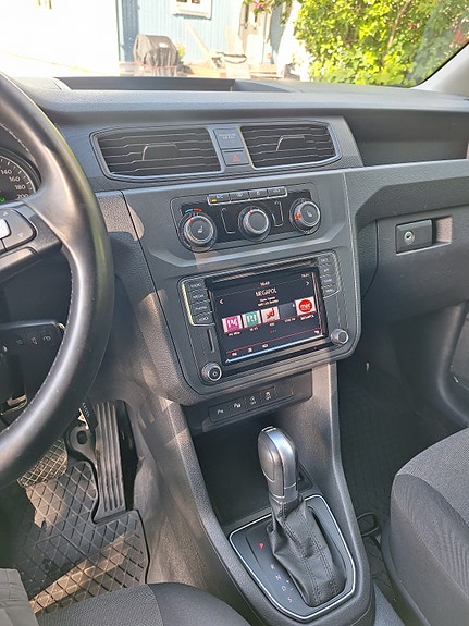 Volkswagen Caddy Alltrack 7 of 8