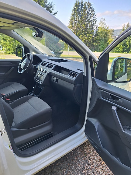 Volkswagen Caddy Alltrack 5 of 8