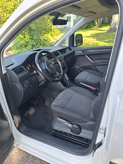 Volkswagen Caddy Alltrack 6 of 8