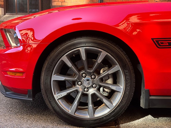 Ford Mustang 6 of 28