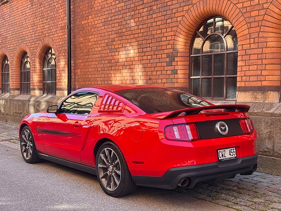 Ford Mustang 4 of 28