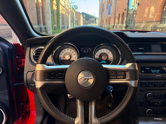 Ford Mustang 14 of 28