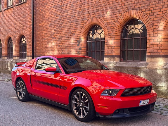 Ford Mustang 10 of 28