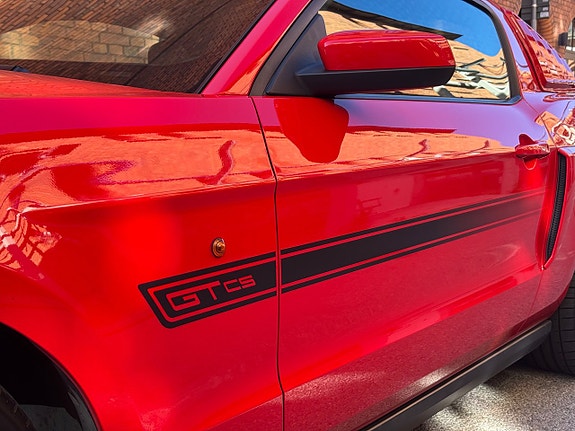 Ford Mustang 5 of 28