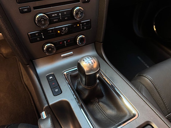 Ford Mustang 18 of 28