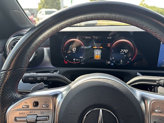 Mercedes-Benz CLA200 d 12 of 15