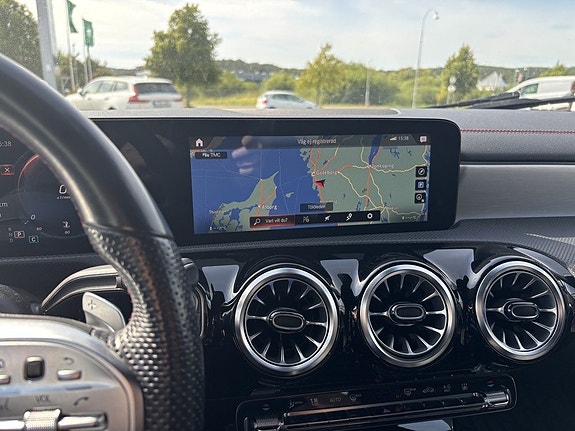 Mercedes-Benz CLA200 d 11 of 15