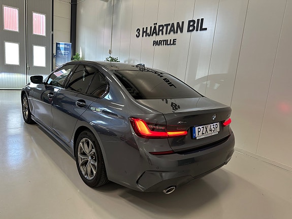 BMW 330e 8 of 28