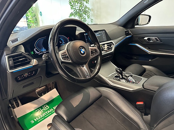 BMW 330e 15 of 28