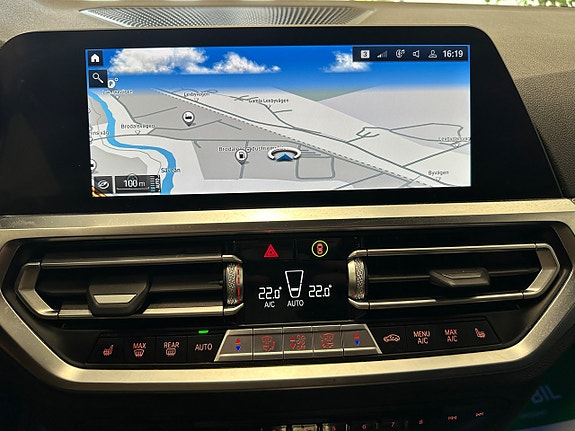 BMW 330e 22 of 28