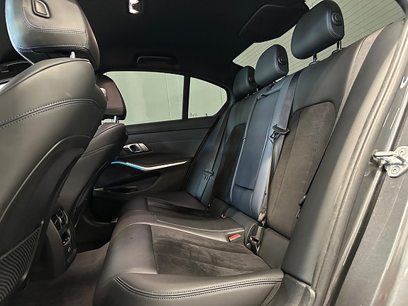 BMW 330e 28 of 28