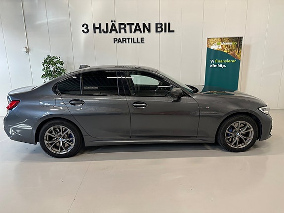 BMW 330e 4 of 28