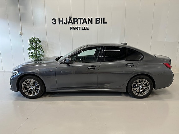 BMW 330e 2 of 28