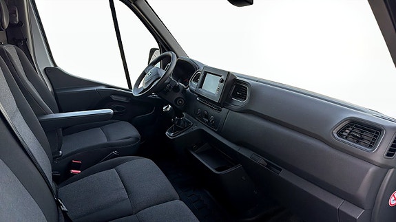 Nissan NV400 3 of 9