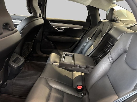 Volvo S90 10 of 18