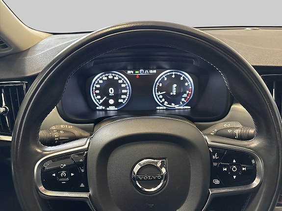 Volvo S90 14 of 18