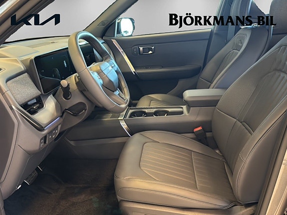 Kia Seltos 8 of 13
