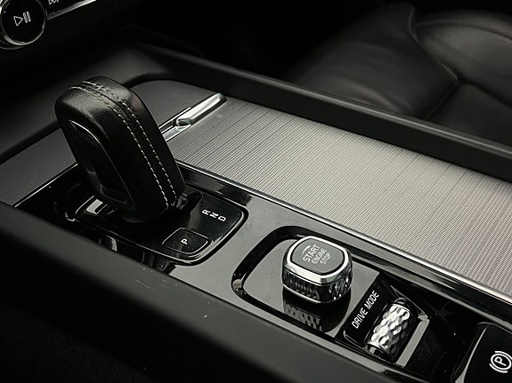 Volvo XC60 30 of 30