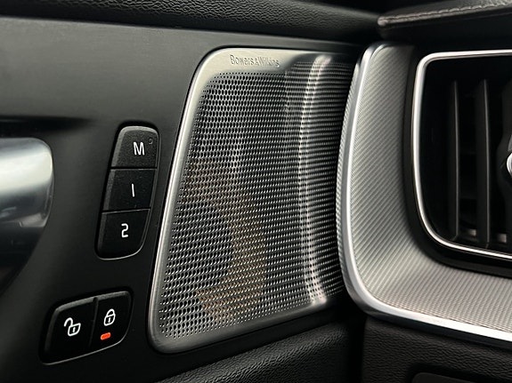 Volvo XC60 12 of 30