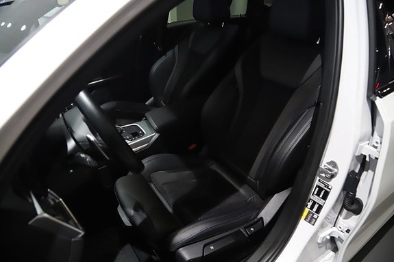 BMW 330e 9 of 10