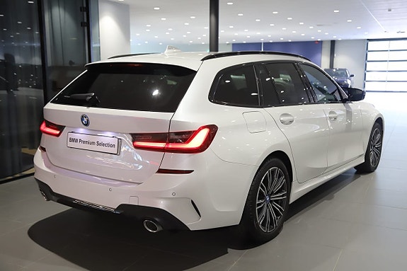 BMW 330e 3 of 10