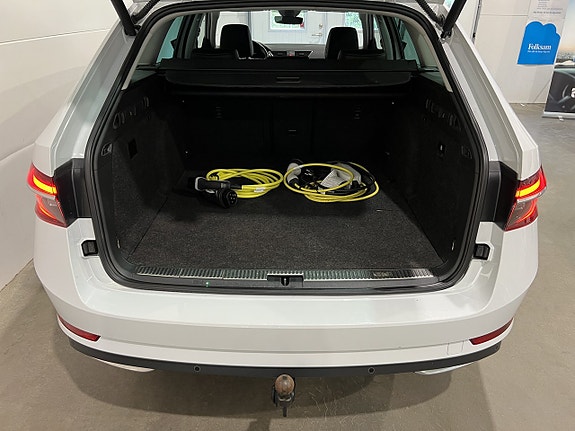Skoda Superb 13 of 30