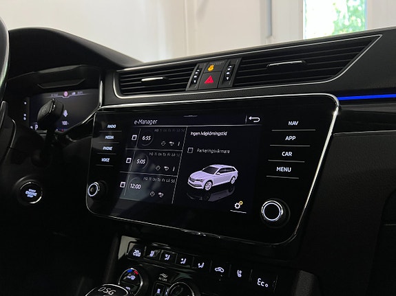 Skoda Superb 24 of 30