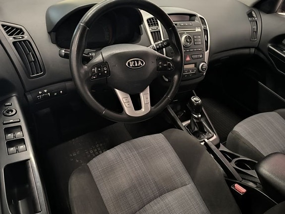 Kia Ceed 6 of 10