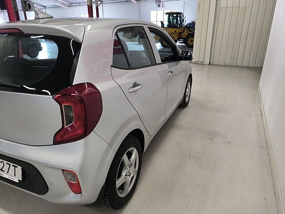 Kia Picanto 4 of 10