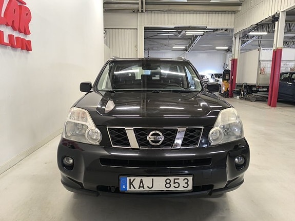 Nissan X-Trail 2 of 10