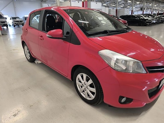 Toyota Yaris 3 of 10