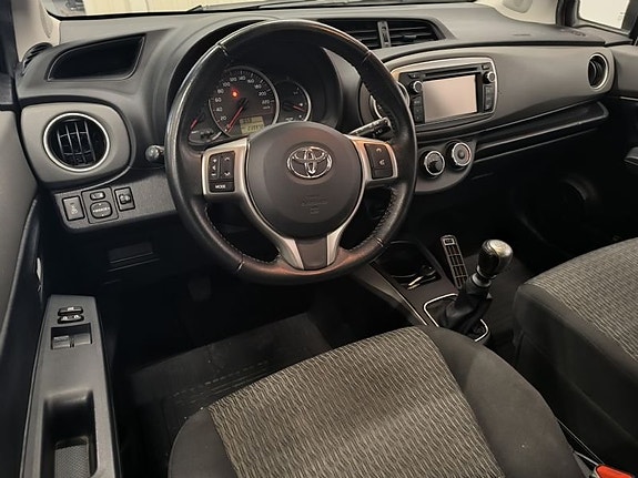 Toyota Yaris 7 of 10