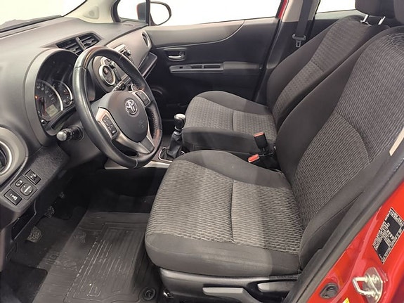 Toyota Yaris 6 of 10