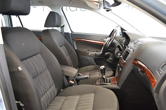 Skoda Octavia 4 of 10