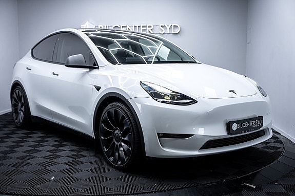 Tesla Model Y 6 of 27