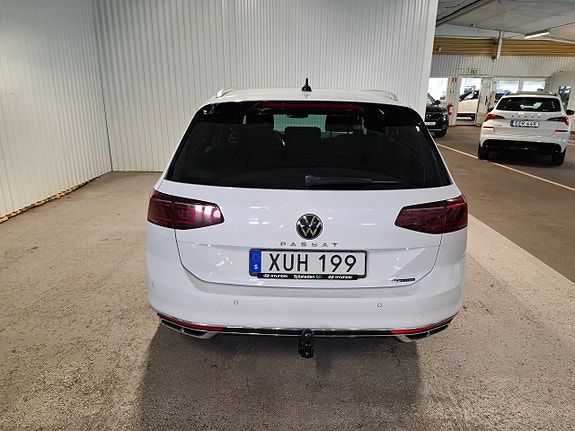 Volkswagen Passat 8 of 16