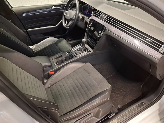Volkswagen Passat 14 of 16