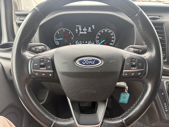 Ford Transit Custom 13 of 19