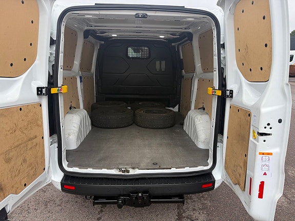 Ford Transit Custom 16 of 19
