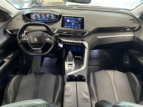 Peugeot 3008 10 of 15