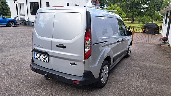 Ford Transit Connect 4 of 9