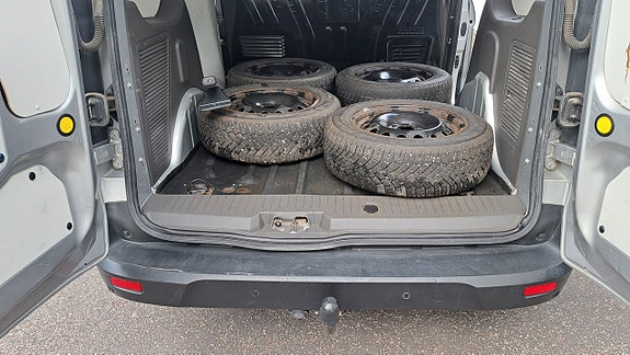 Ford Transit Connect 9 of 9