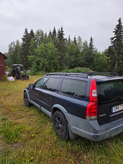 Volvo XC70 3 of 6