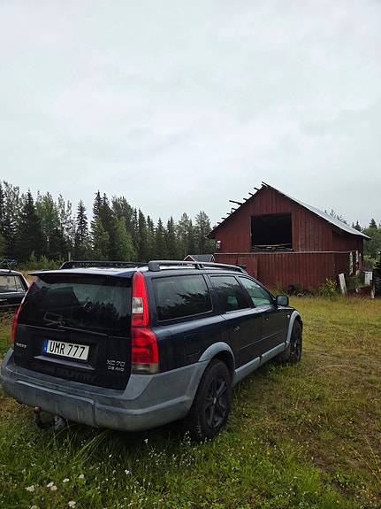 Volvo XC70 2 of 6
