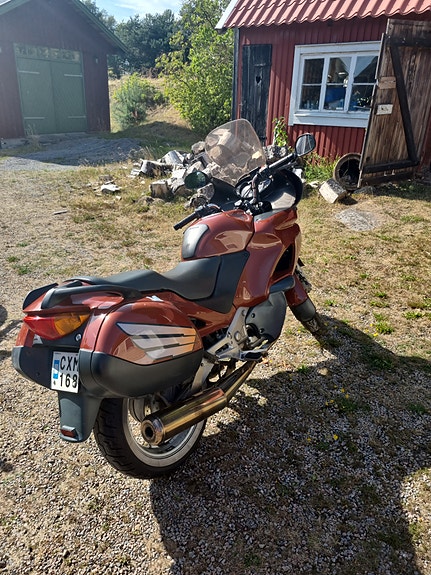 Honda NT650V Deauville 4 of 5